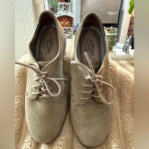 Eastland Beige Suede Lace-Up Footwear